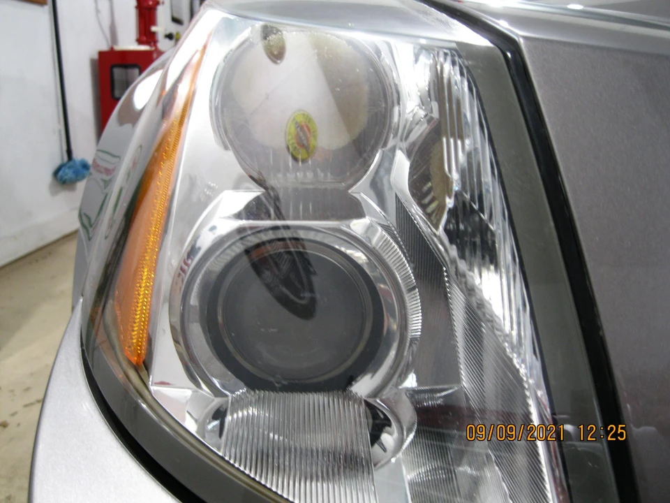 2004 Cadillac XLR - Image 30 of 31