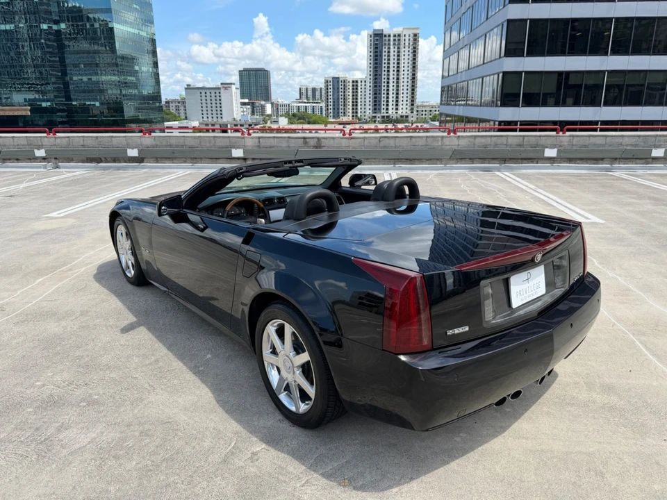 2004 Cadillac XLR - Image 15 of 31
