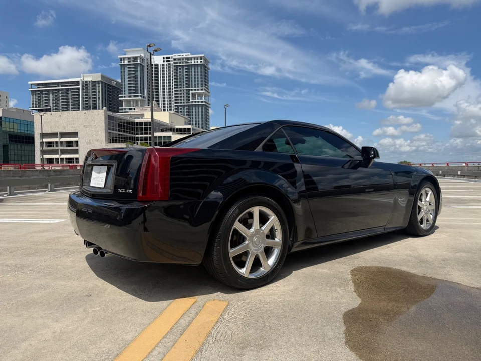2004 Cadillac XLR - Image 7 of 31