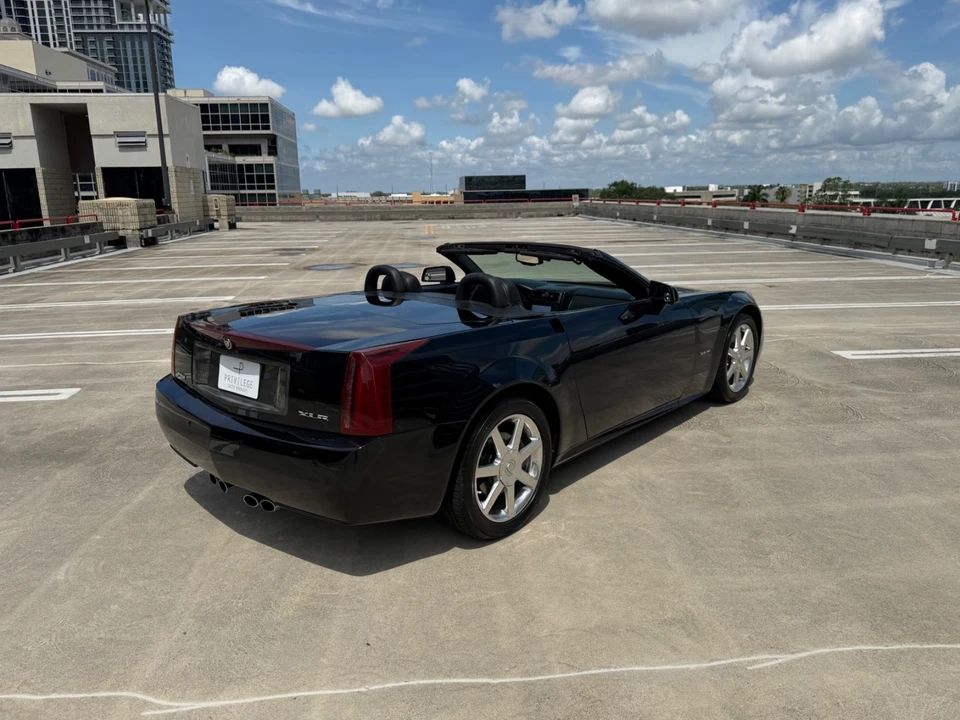 2004 Cadillac XLR - Image 16 of 31