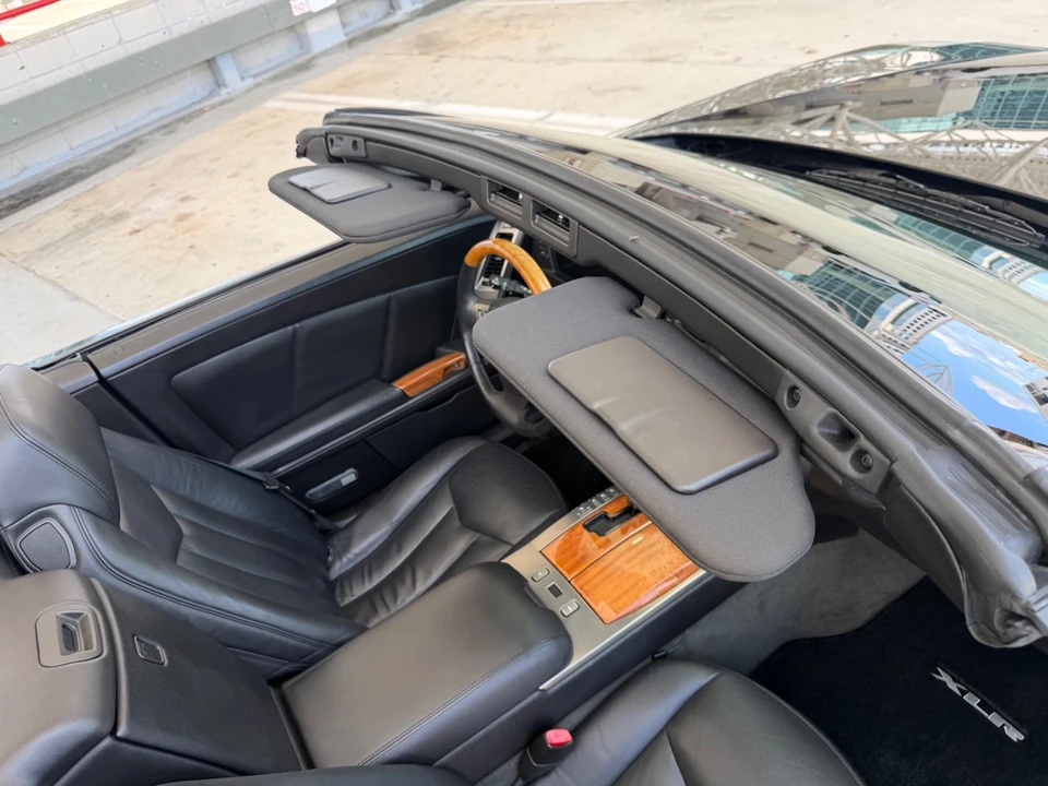 2004 Cadillac XLR - Image 27 of 31
