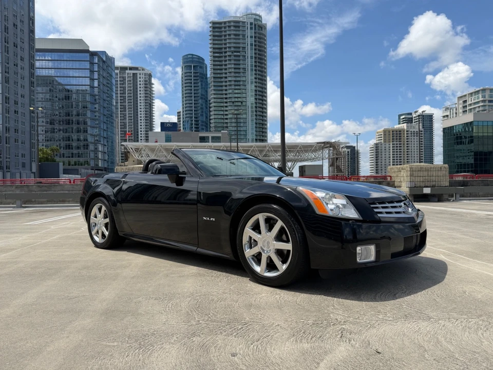 2004 Cadillac XLR - Image 18 of 31