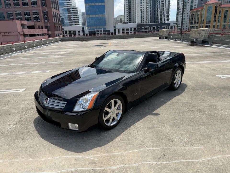 2004 Cadillac XLR - Image 13 of 31