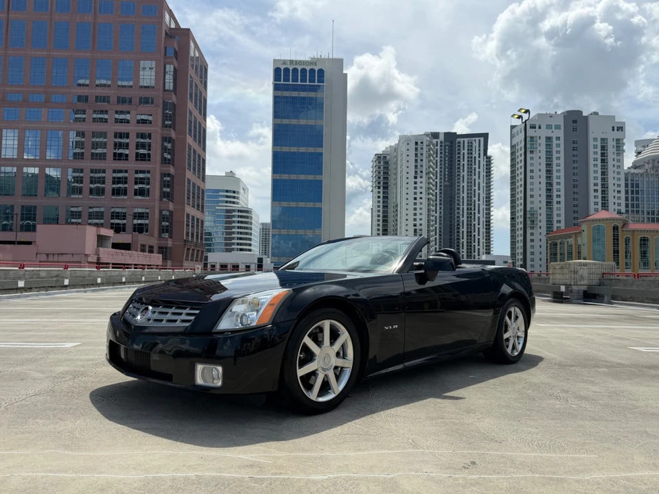2004 Cadillac XLR - Image 12 of 31