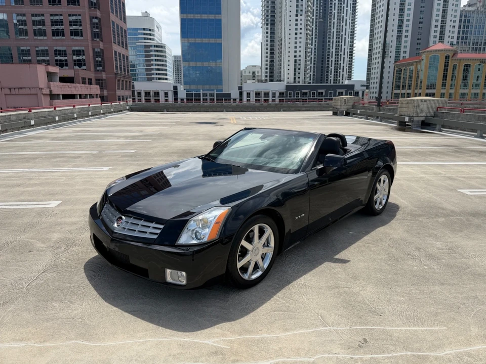 2004 Cadillac XLR - Image 11 of 31