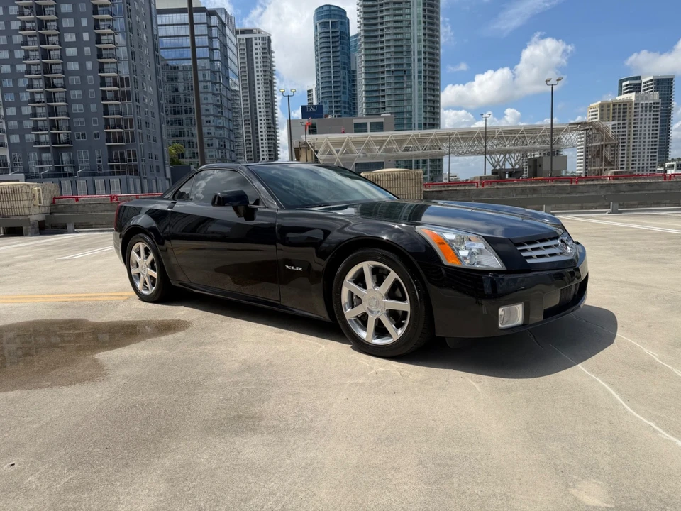 2004 Cadillac XLR - Image 8 of 31