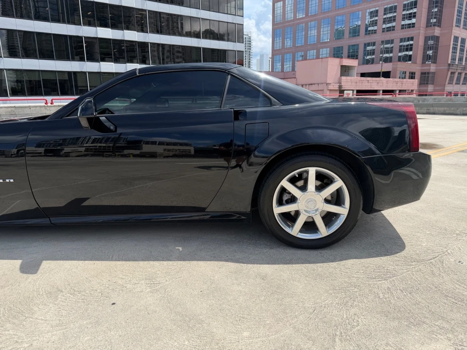 2004 Cadillac XLR - Image 5 of 31