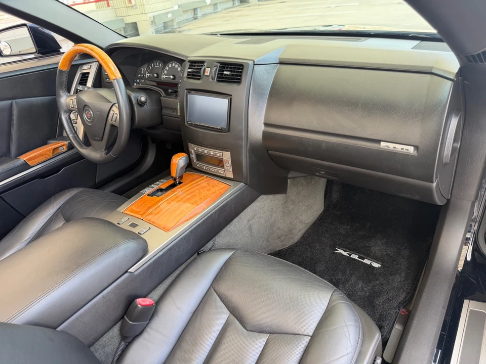 2004 Cadillac XLR - Image 24 of 31