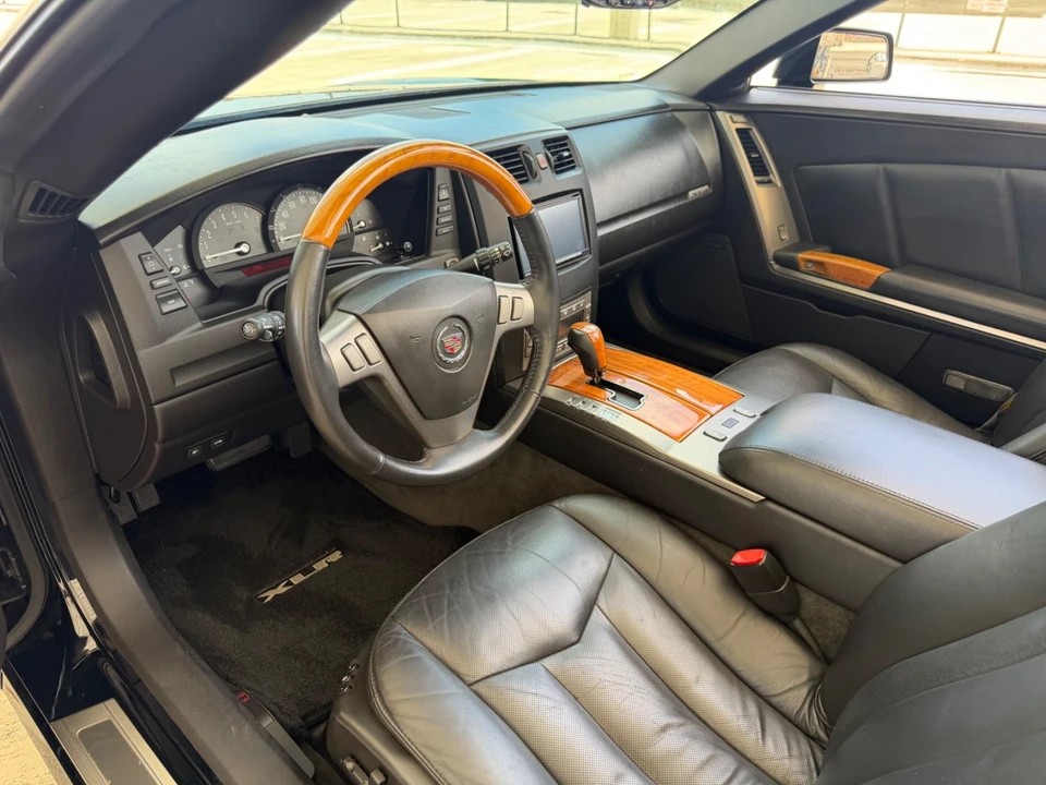 2004 Cadillac XLR - Image 21 of 31