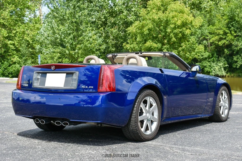 2004 Cadillac XLR - Image 8 of 12