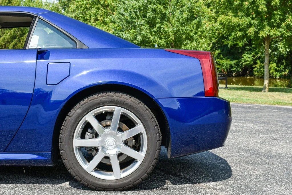 2004 Cadillac XLR - Image 5 of 12