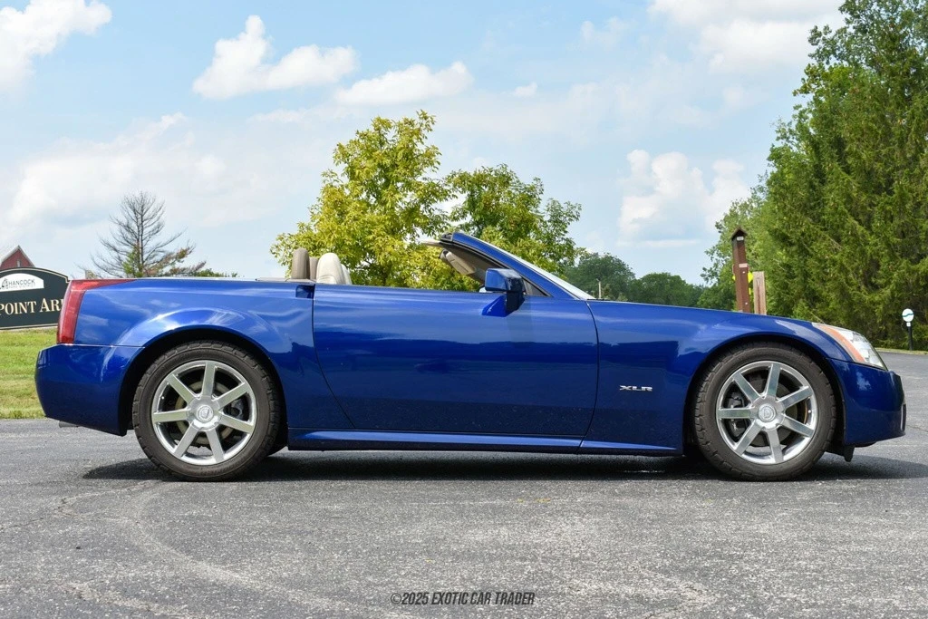 2004 Cadillac XLR - Image 9 of 12
