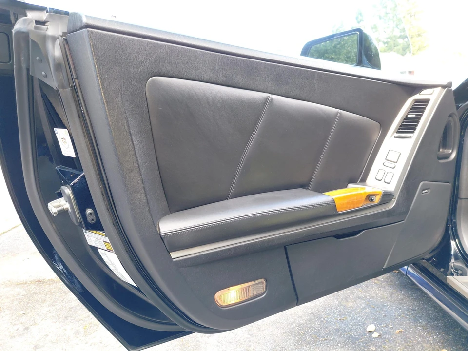 2004 Cadillac XLR - Image 27 of 31