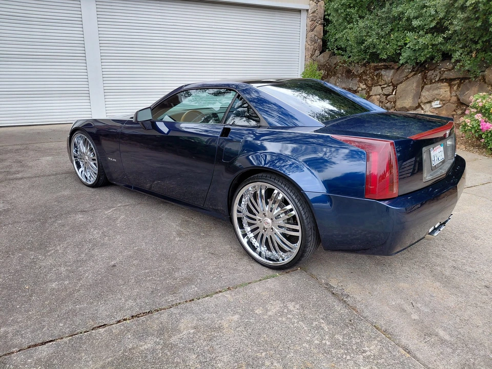 2004 Cadillac XLR - Image 5 of 31