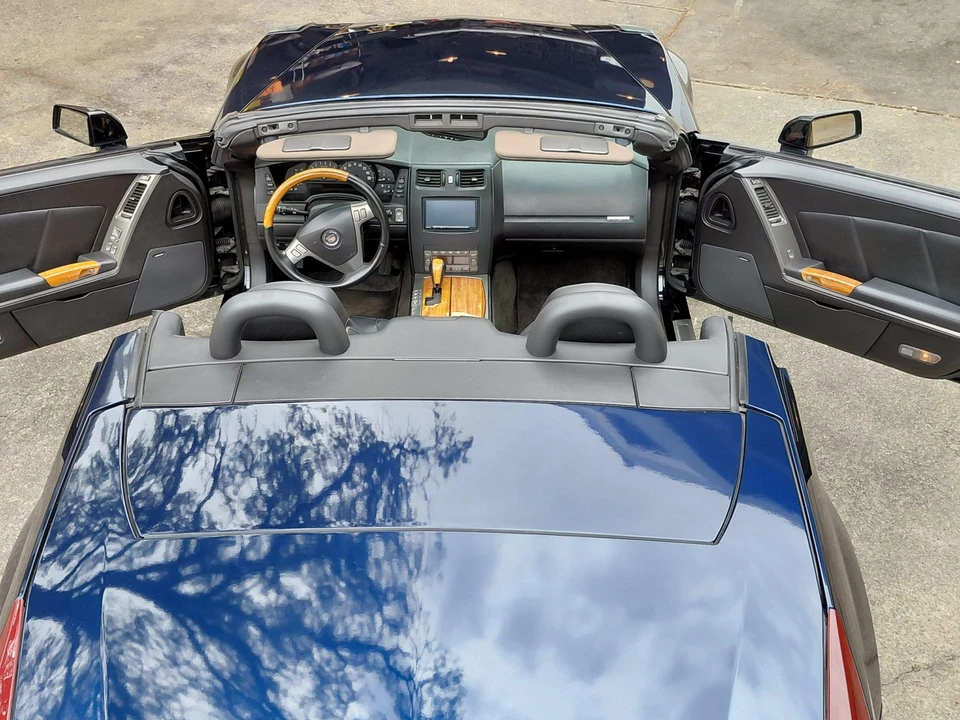 2004 Cadillac XLR - Image 30 of 31