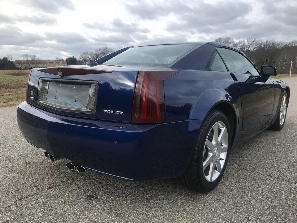 2004 Cadillac XLR - Image 11 of 31