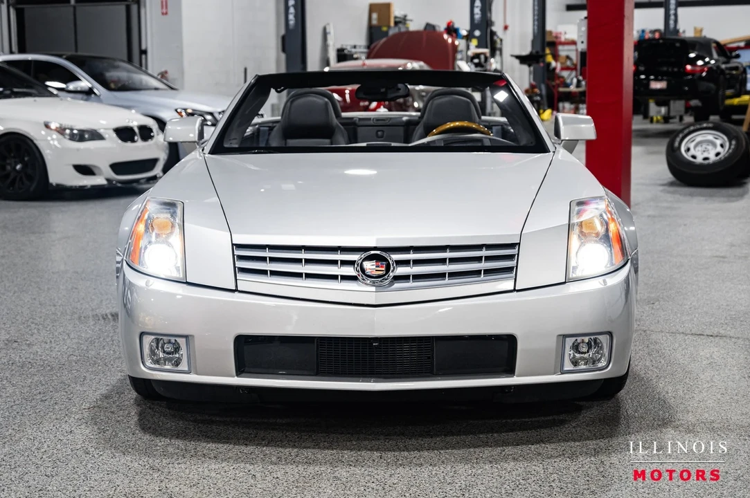 2004 Cadillac XLR - Image 8 of 21