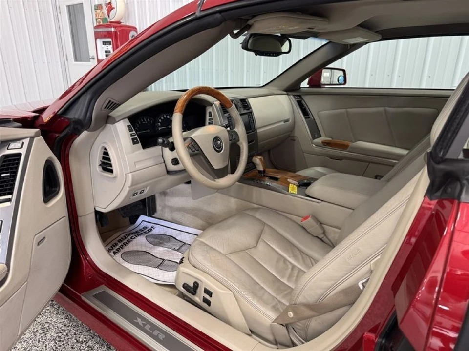 2004 Cadillac XLR - Image 16 of 21