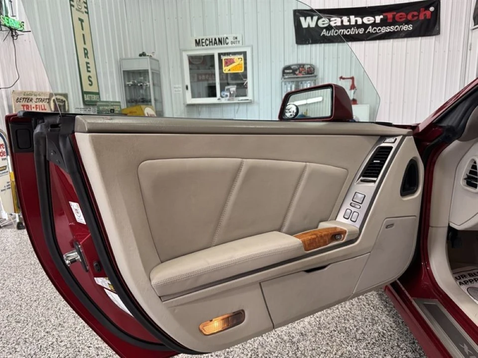 2004 Cadillac XLR - Image 13 of 21