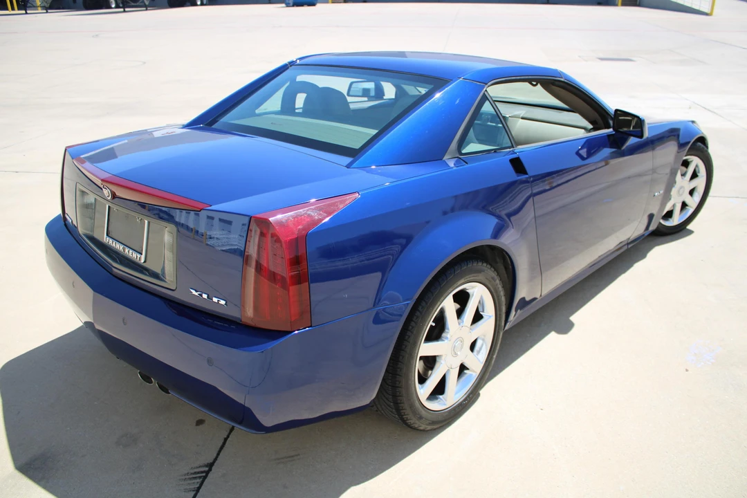 2004 Cadillac XLR - Image 17 of 31
