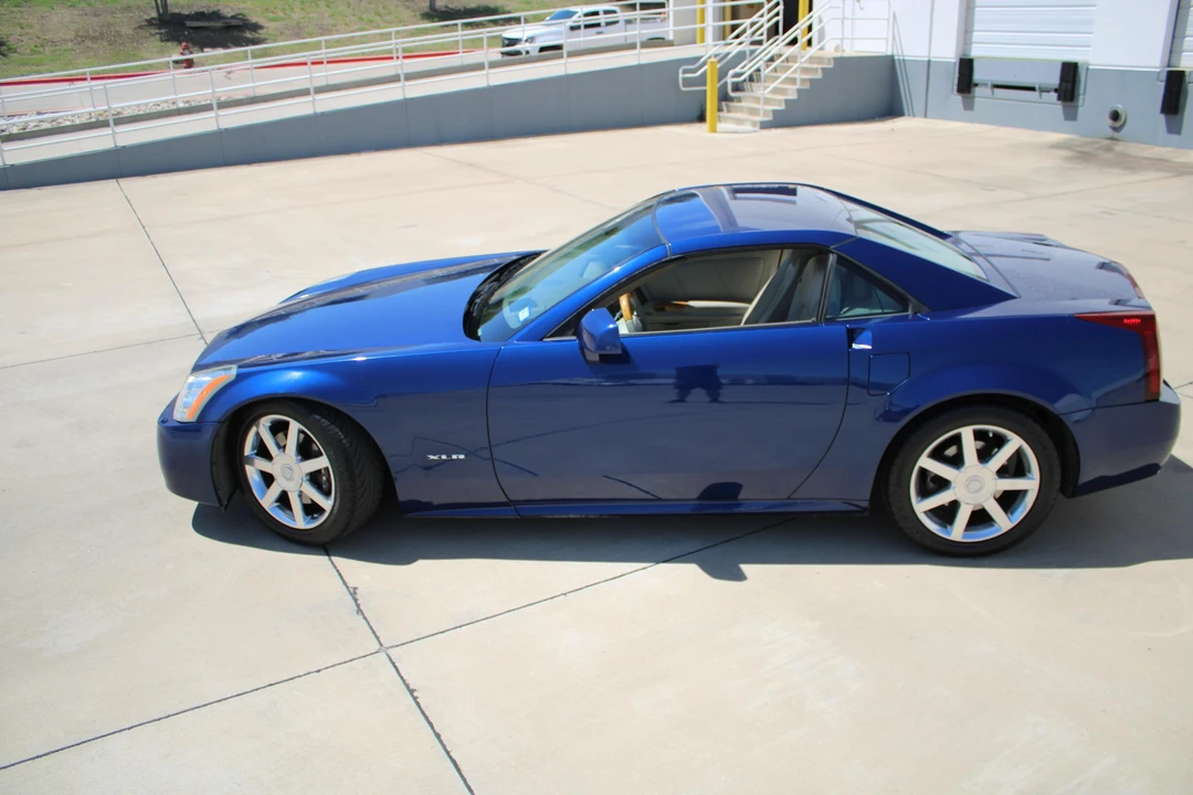 2004 Cadillac XLR - Image 13 of 31