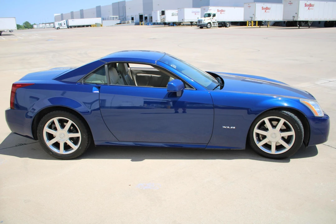 2004 Cadillac XLR - Image 3 of 31