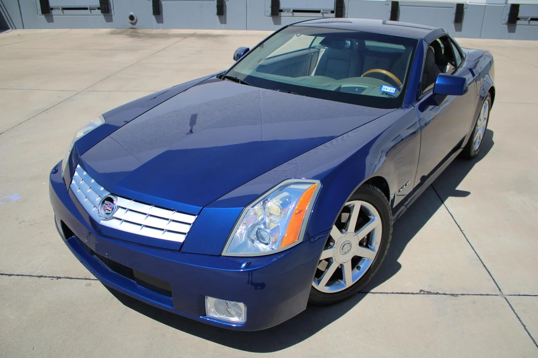2004 Cadillac XLR - Image 10 of 31