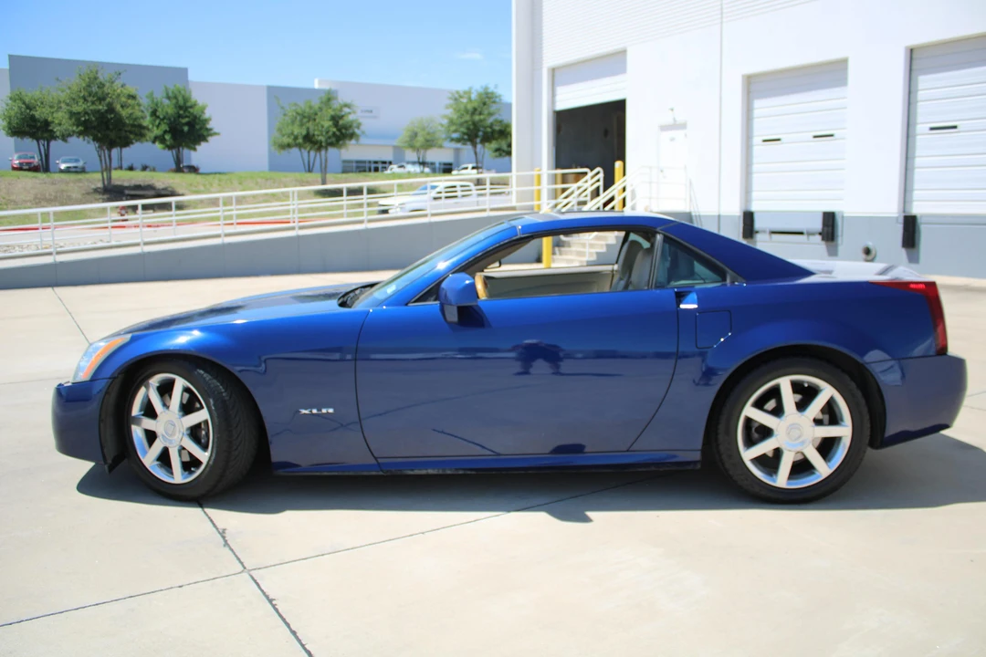 2004 Cadillac XLR - Image 12 of 31