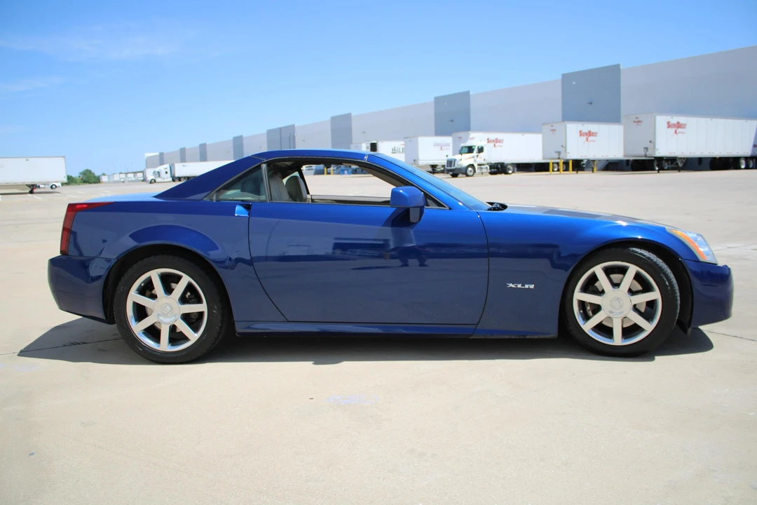 2004 Cadillac XLR - Image 20 of 31