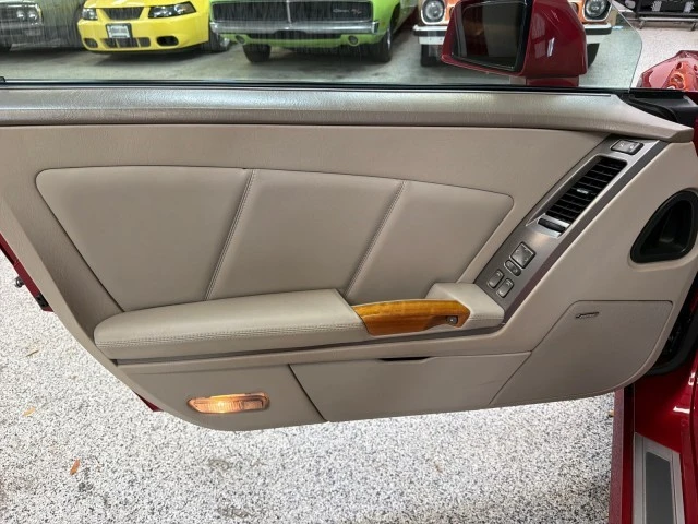 2004 Cadillac XLR - Image 16 of 21