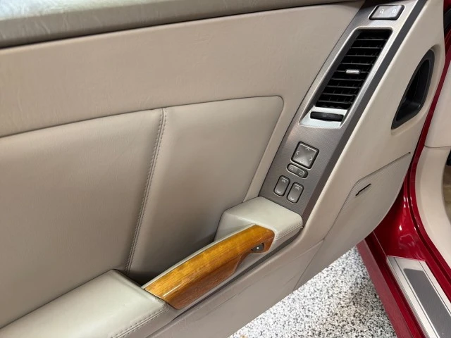 2004 Cadillac XLR - Image 17 of 21