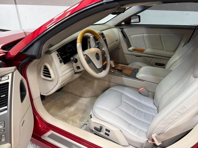 2004 Cadillac XLR - Image 11 of 21