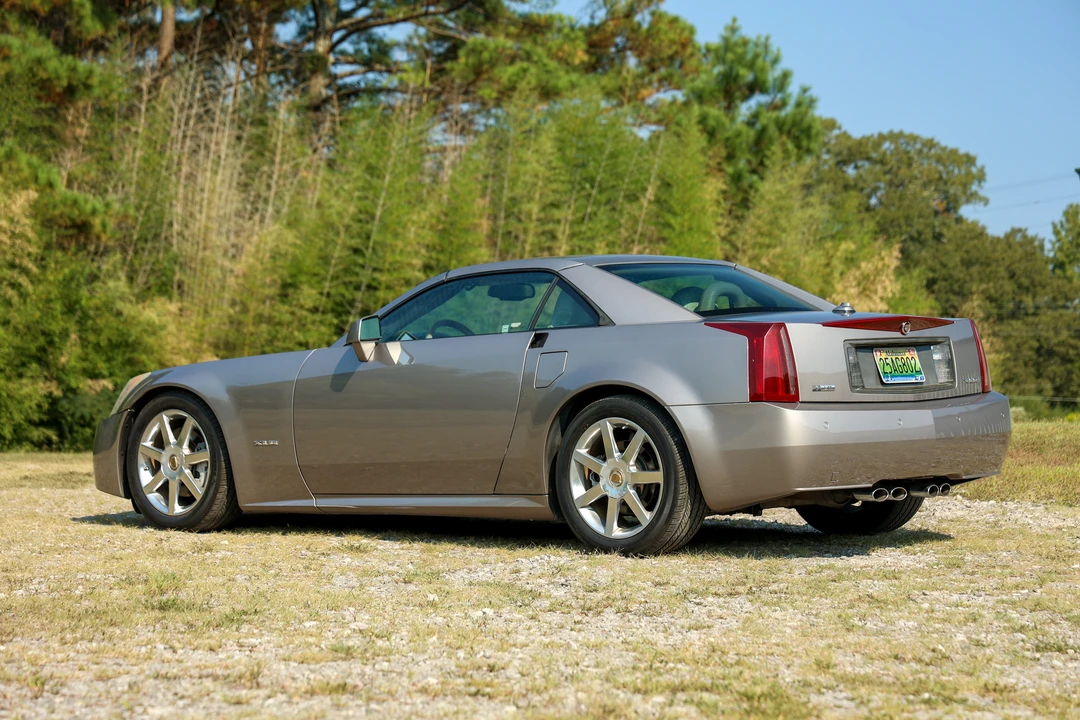 2004 Cadillac XLR - Image 5 of 31