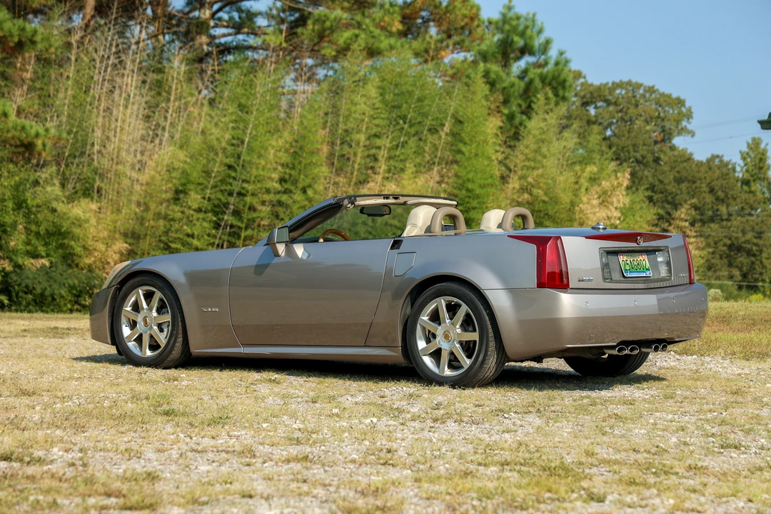 2004 Cadillac XLR - Image 4 of 31