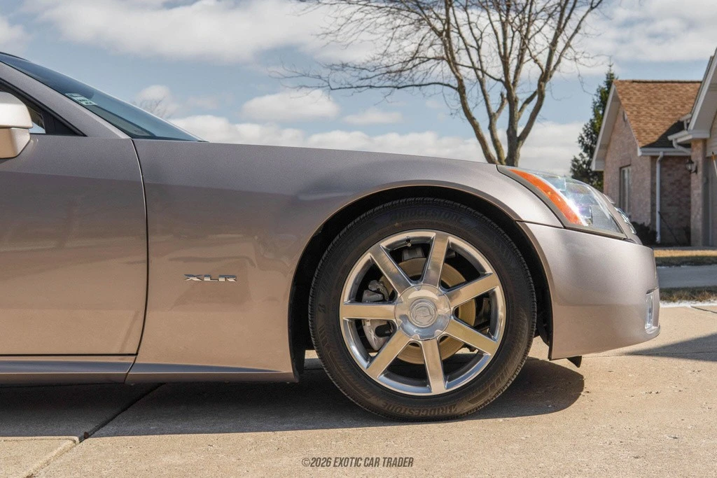 2004 Cadillac XLR - Image 11 of 12