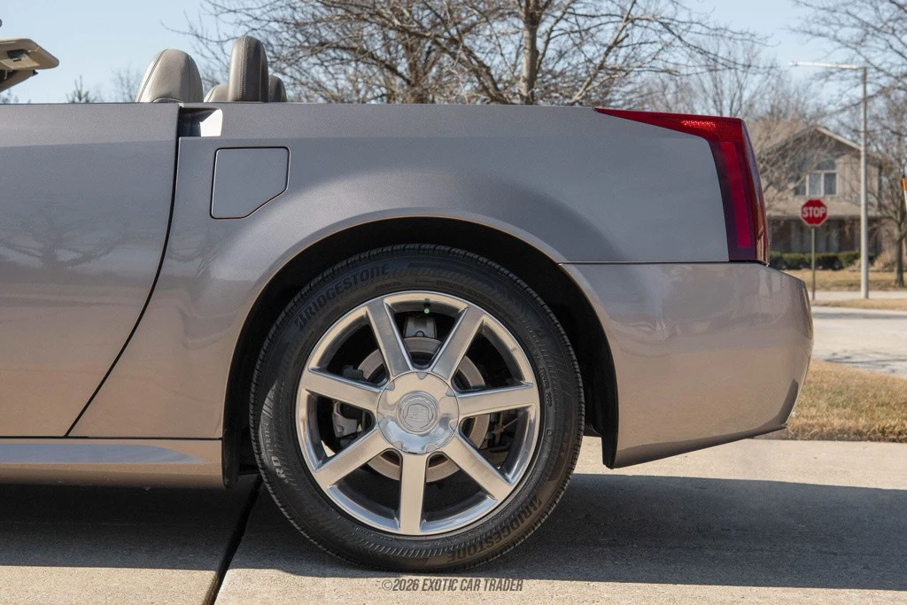 2004 Cadillac XLR - Image 5 of 12