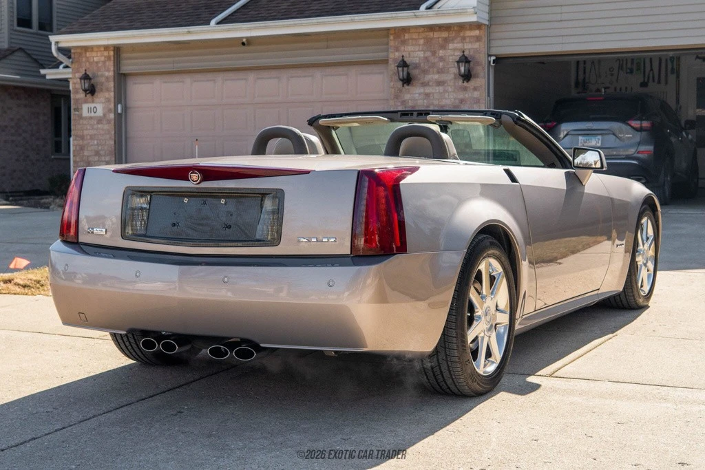 2004 Cadillac XLR - Image 8 of 12