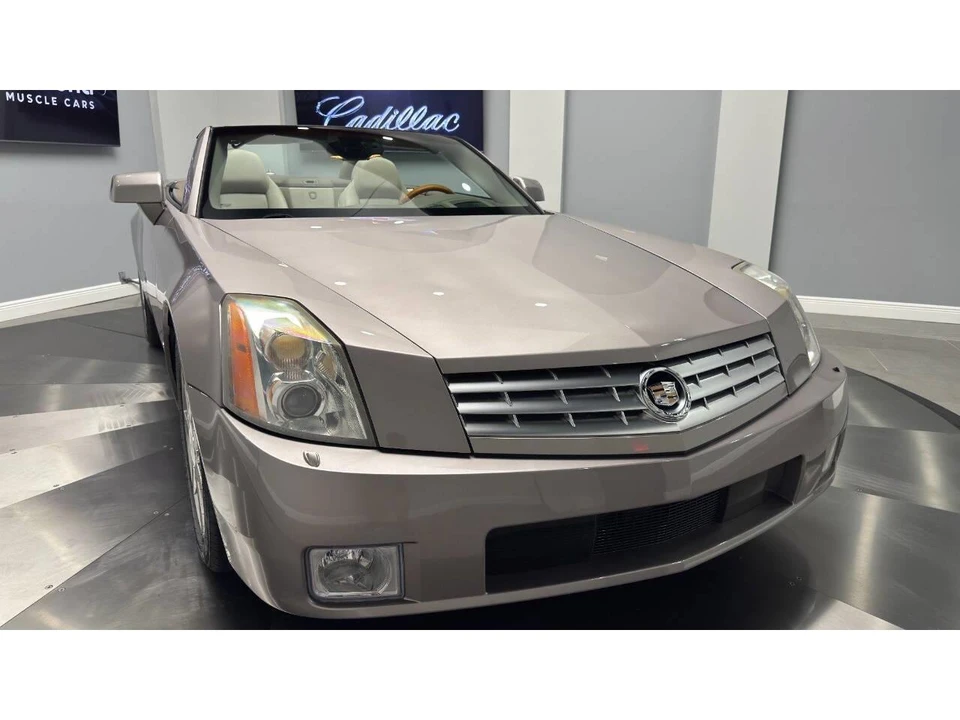 2004 Cadillac XLR - Image 13 of 31