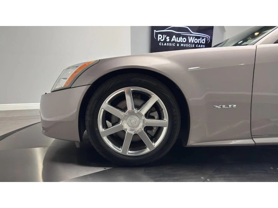 2004 Cadillac XLR - Image 16 of 31