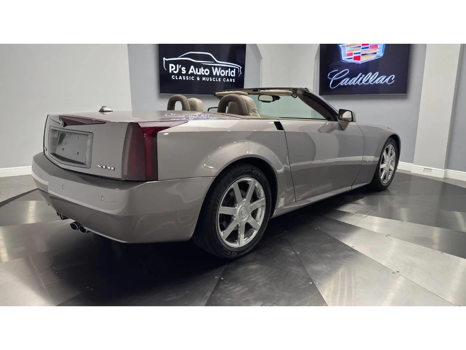 2004 Cadillac XLR - Image 26 of 31