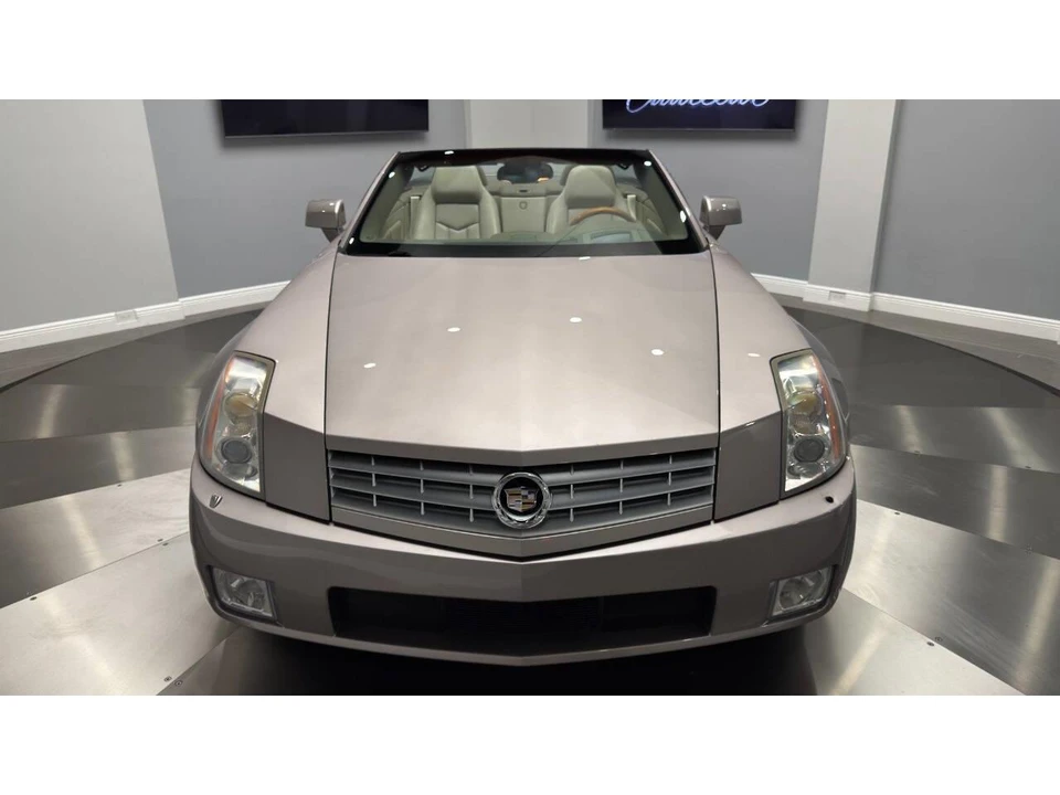 2004 Cadillac XLR - Image 8 of 31