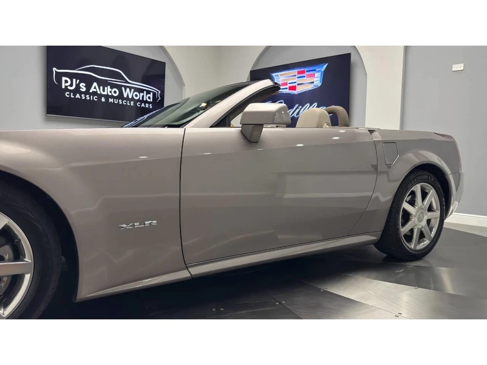 2004 Cadillac XLR - Image 18 of 31