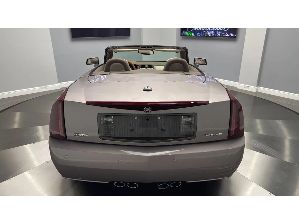 2004 Cadillac XLR - Image 21 of 31