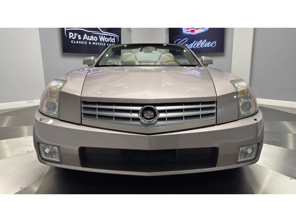 2004 Cadillac XLR - Image 9 of 31