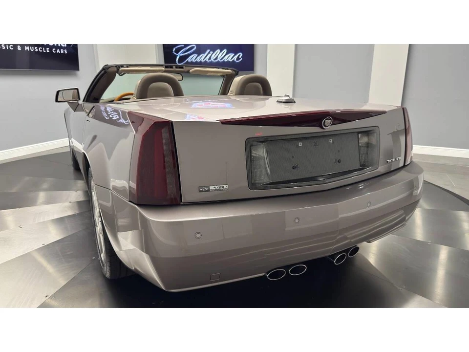 2004 Cadillac XLR - Image 24 of 31