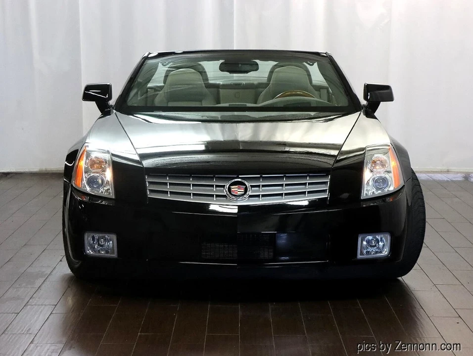 2004 Cadillac XLR - Image 5 of 21