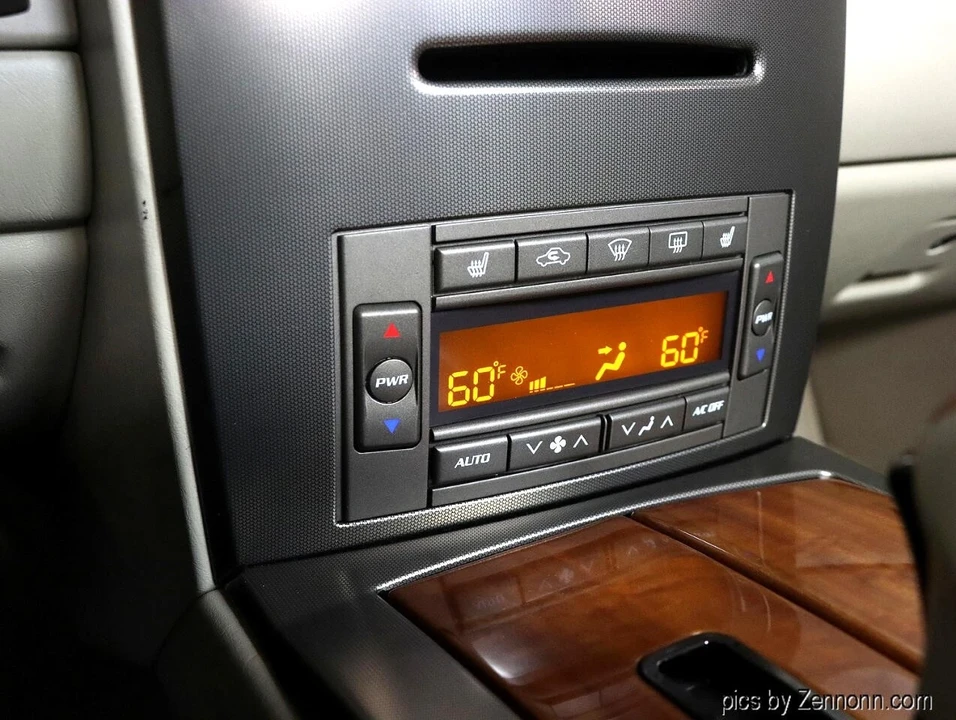 2004 Cadillac XLR - Image 20 of 21