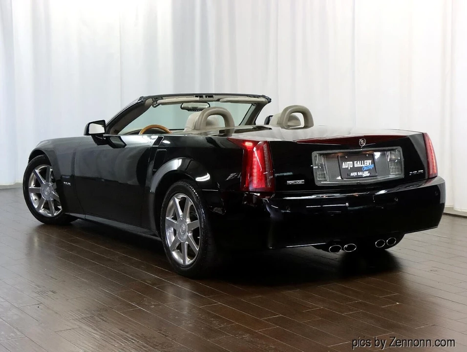 2004 Cadillac XLR - Image 10 of 21