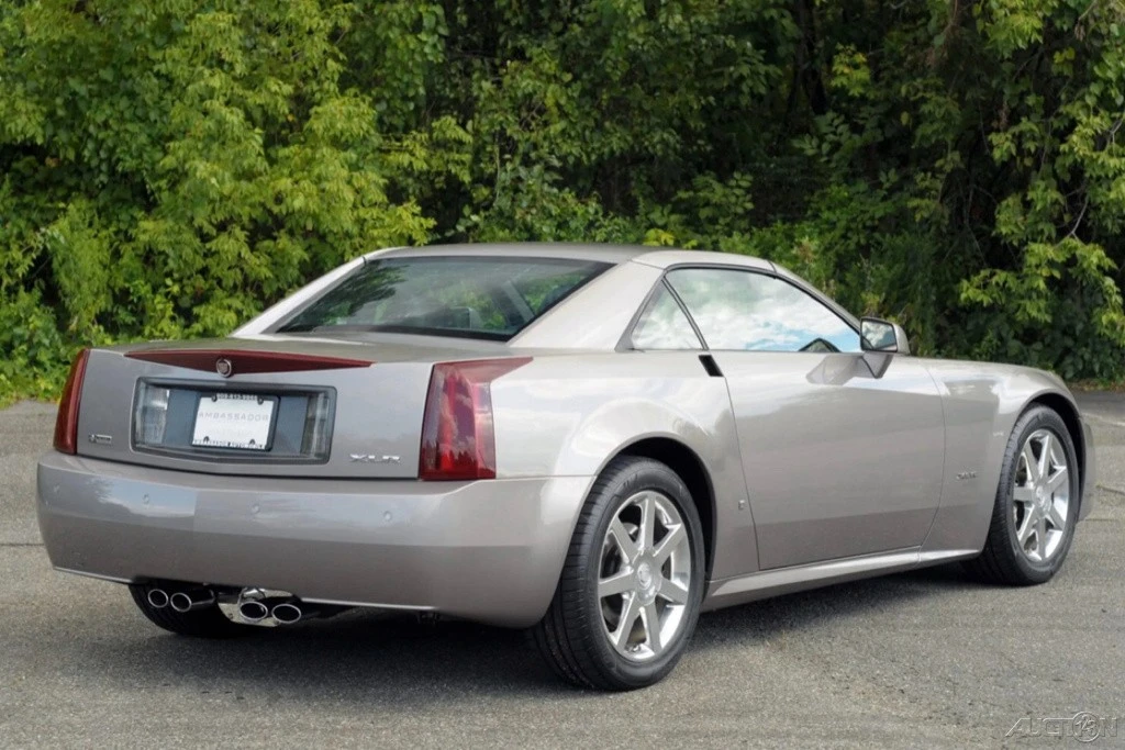 2004 Cadillac XLR - Image 14 of 24