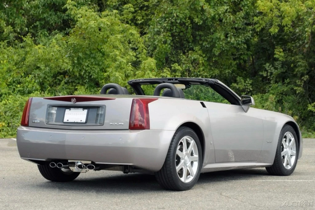 2004 Cadillac XLR - Image 8 of 24